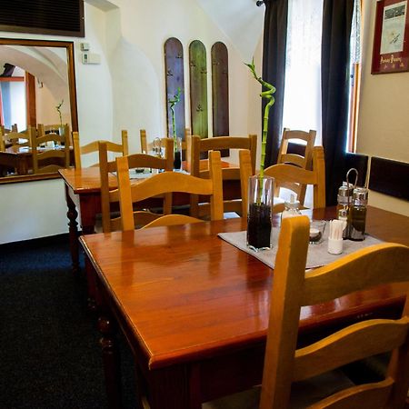 Hotel A Restaurace U Hrncire Kutna Hora Bagian luar foto