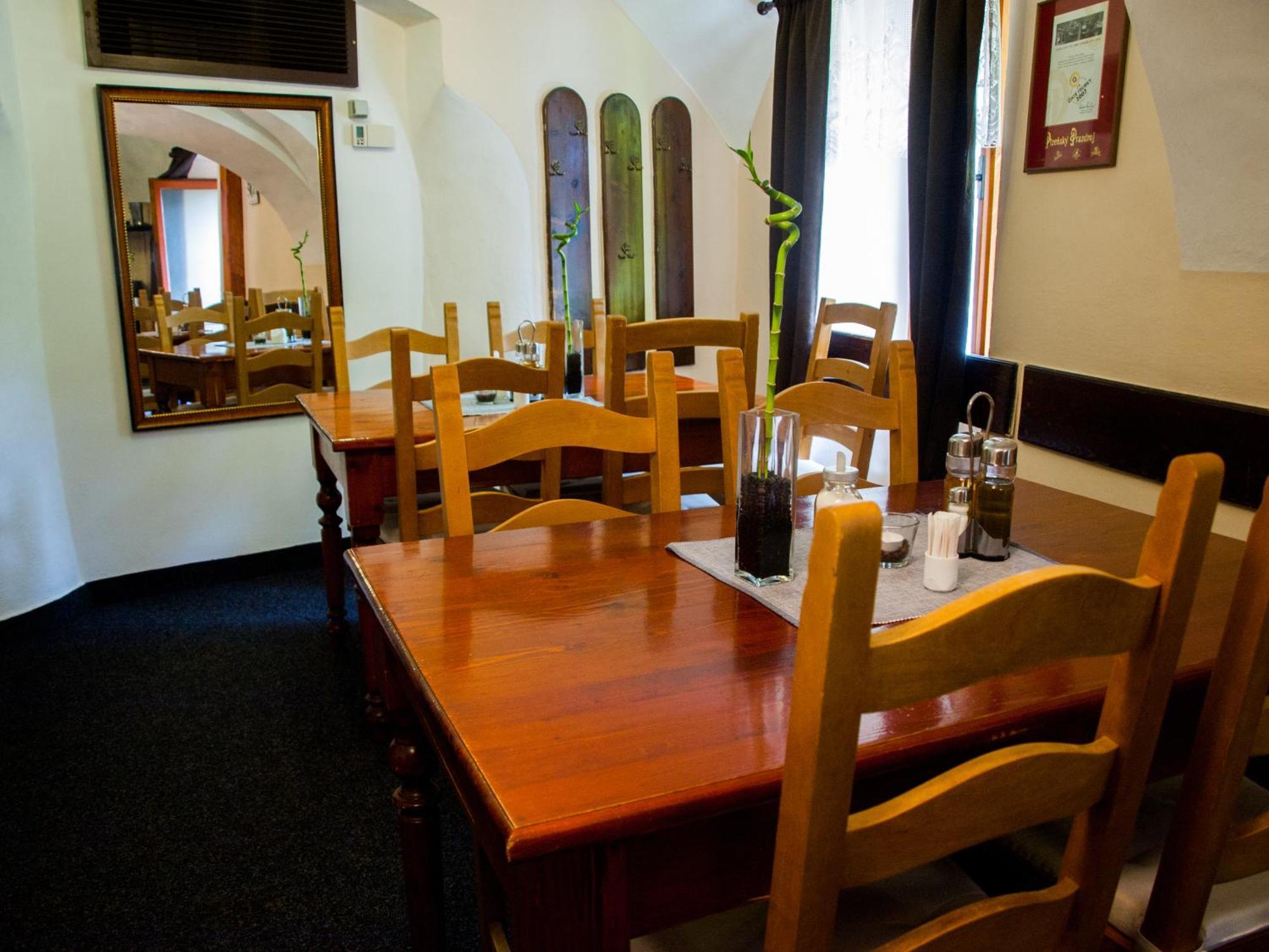 Hotel A Restaurace U Hrncire Kutna Hora Bagian luar foto