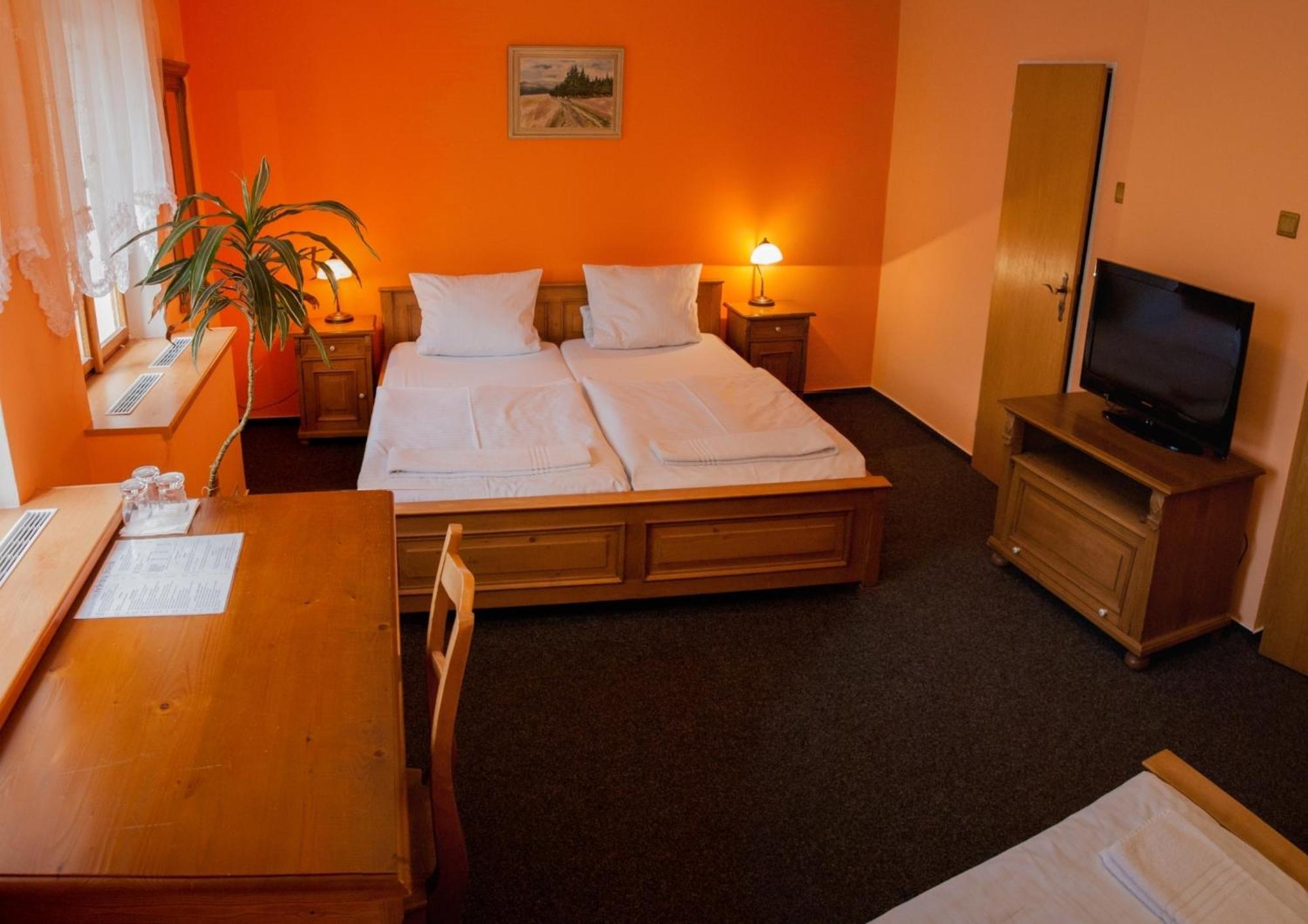 Hotel A Restaurace U Hrncire Kutna Hora Bagian luar foto