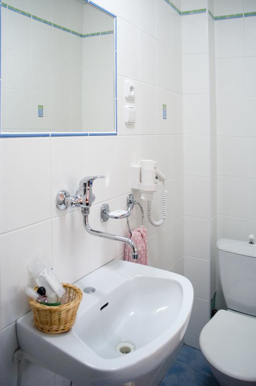 Hotel A Restaurace U Hrncire Kutna Hora Ruang foto